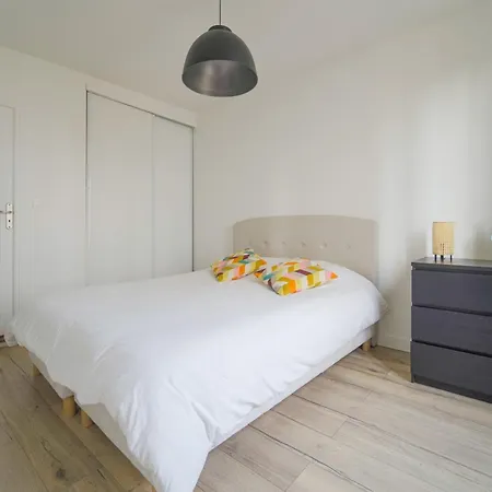 Bright, Quiet And Cozy Location